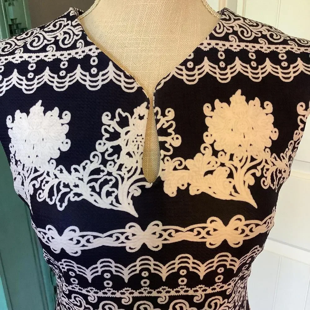 Elegant Navy and White Floral Midi Dress - Picture 3 of 7